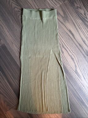 Wilfred Olive Green Ribbed Maxi Skirt with Side Slit